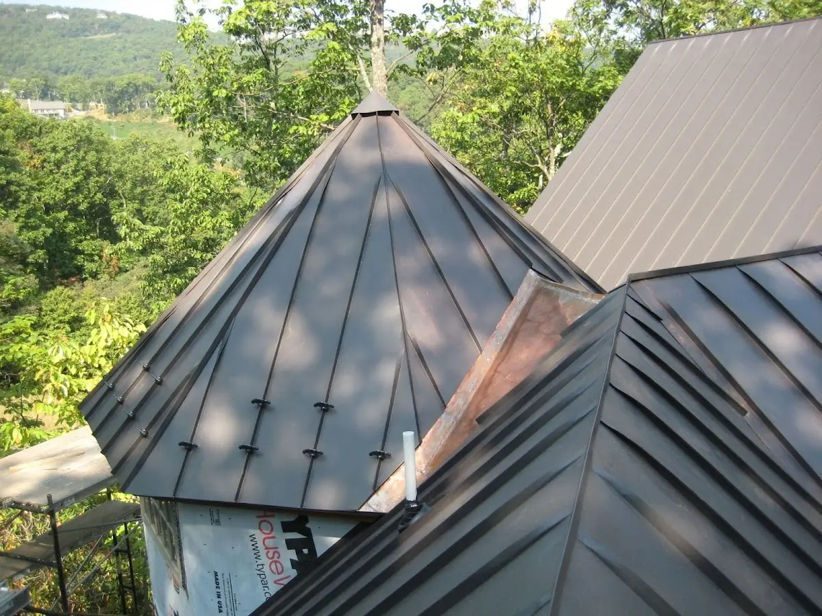 Professional Gutter Cleaning by Craftsman Roofing in Islandton